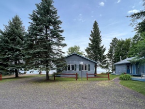 Click to view all photos for Lake Front Cabin Resort