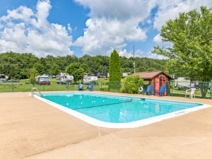 Swimming Pool, River Frontage, Fishing Dock, and Family Friendly