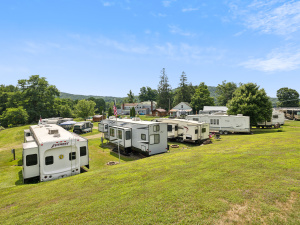 Swimming Pool, River Frontage, Fishing Dock, and Family Friendly