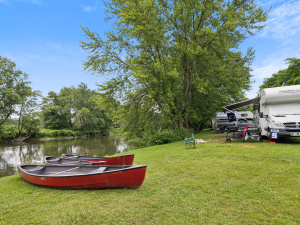 Swimming Pool, River Frontage, Fishing Dock, and Family Friendly