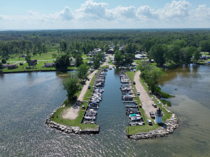 Click to view all photos for Great Lake Frontage & Great Fishing!